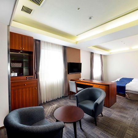 ชัวร์สเตย์ พลัส โฮเต็ล บาย เบสต์เวสเทิร์น ชิน-โอซาก้า Hotel ภายนอก รูปภาพ